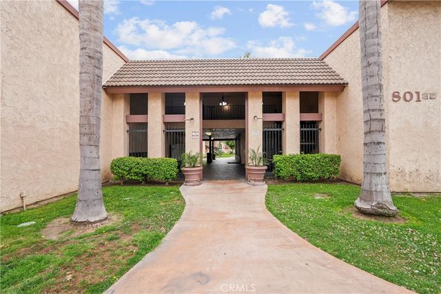 801 S Lyon # A213, Santa Ana