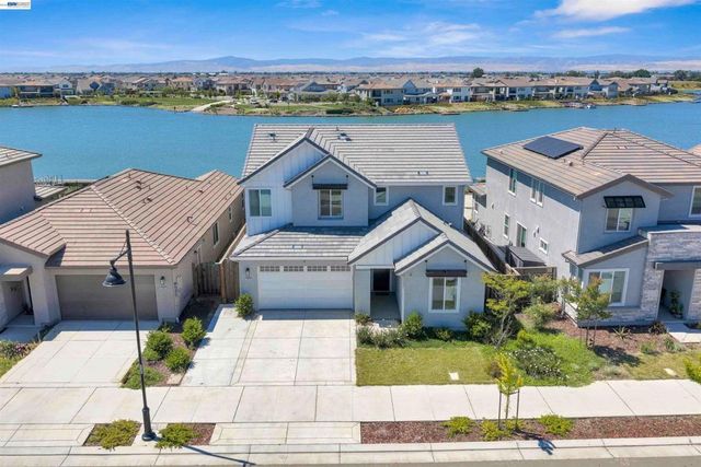 3098 Mulholland Dr, Lathrop