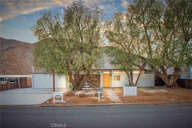 15880 La Vida Drive, Palm Springs