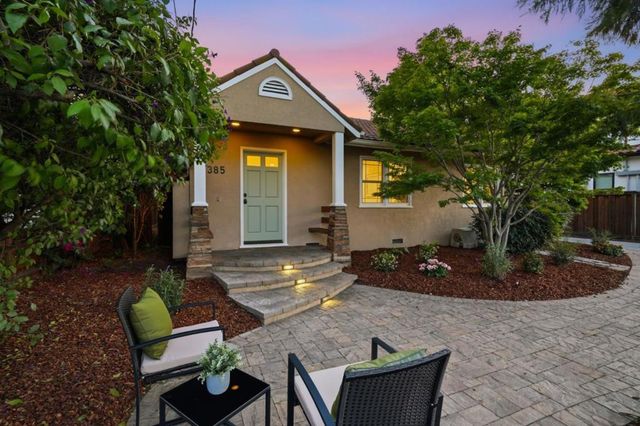 385 Carmelita Drive, Mountain View