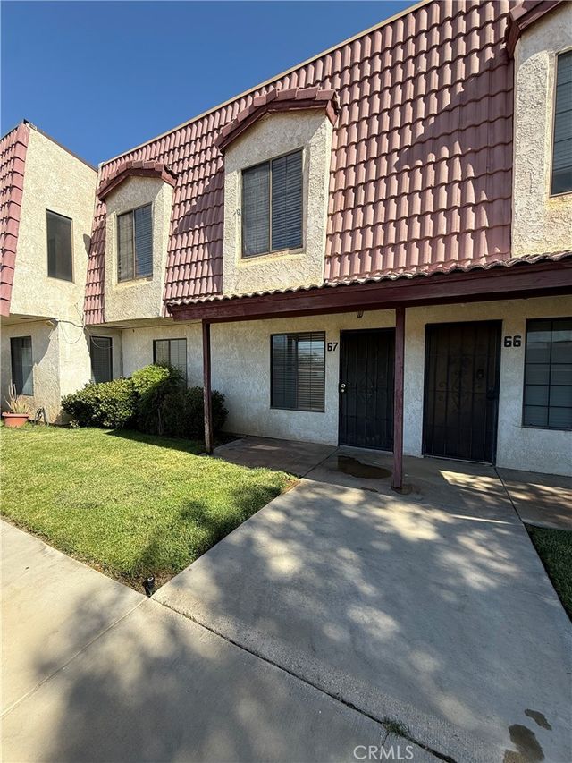 2260 E Ave Q4, Palmdale