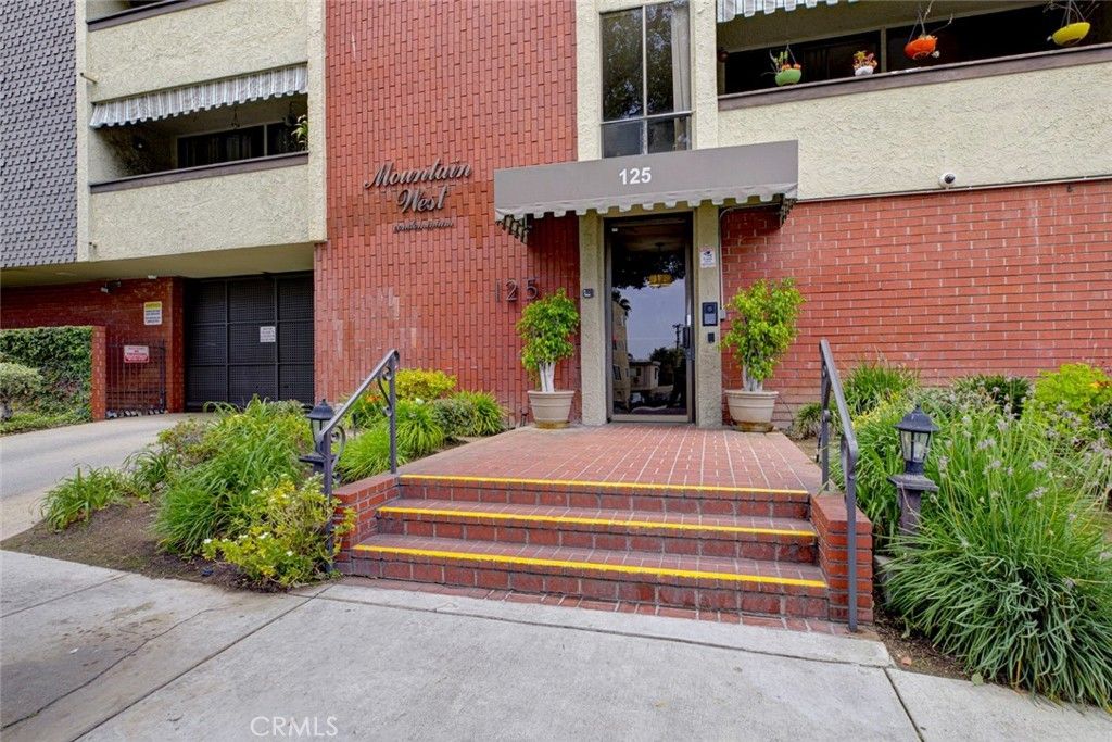 125 W Mountain Street # 216, Glendale