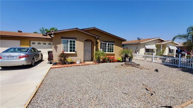 2130 Avenida Estrada, Hemet