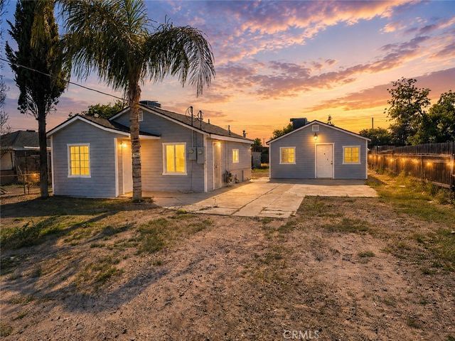 2403 S I, Bakersfield