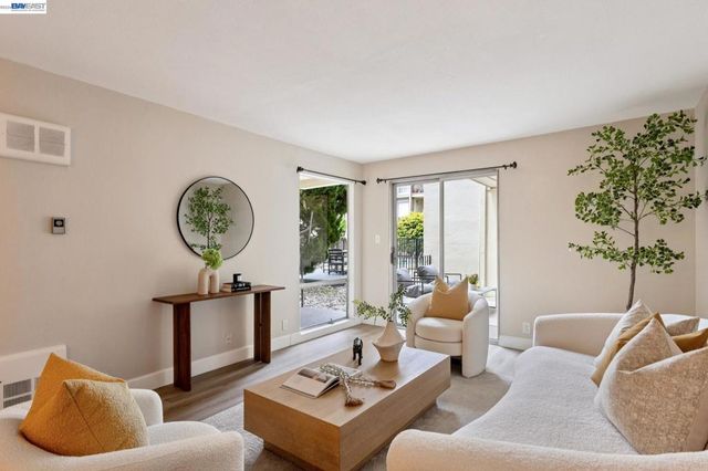 1825 Shoreline Dr # 108, Alameda