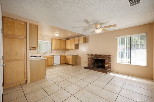 1589 Camelot, Corona
