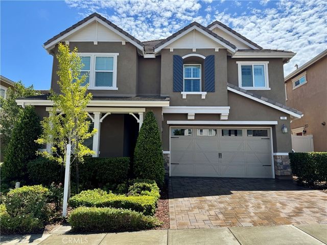 11 Silver Spruce Court, Lake Forest