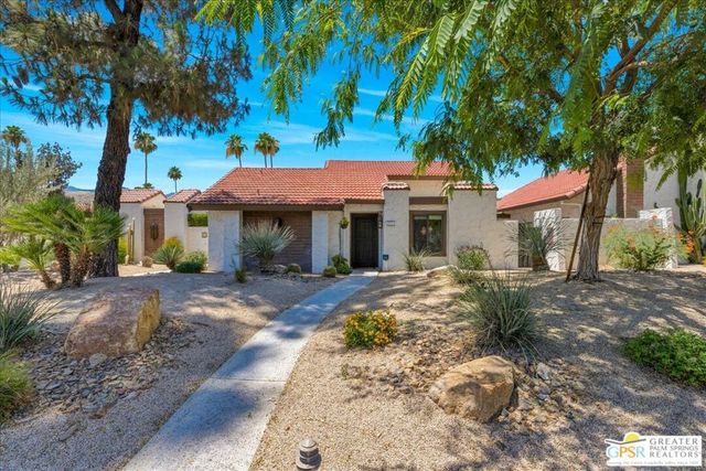 2277 S Gene Autry Trail # E, Palm Springs
