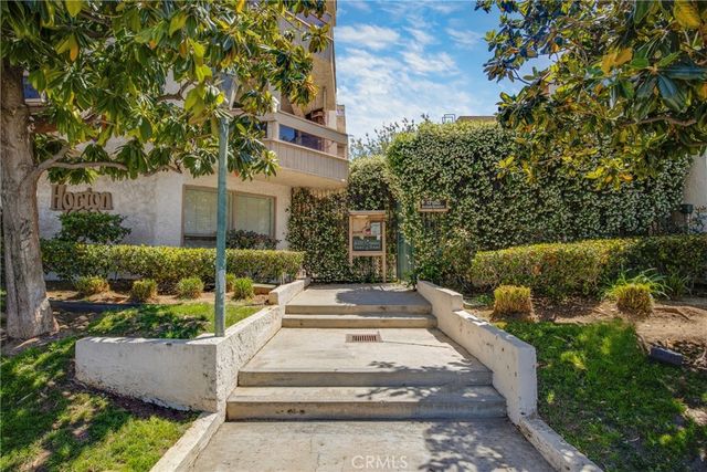 17150 Burbank # 23, Encino