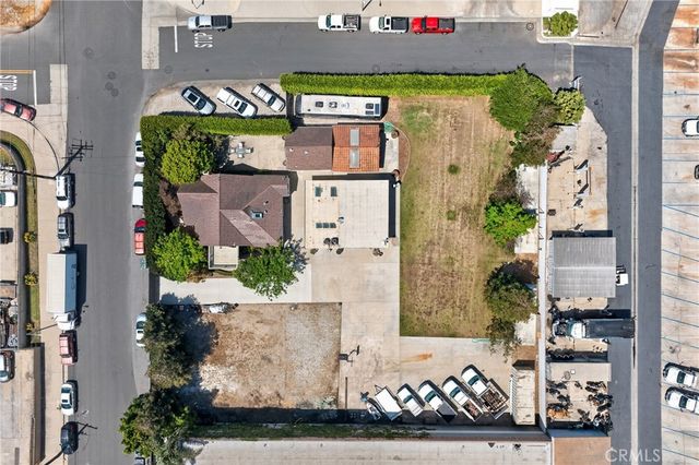 17066 Palmdale, Huntington Beach