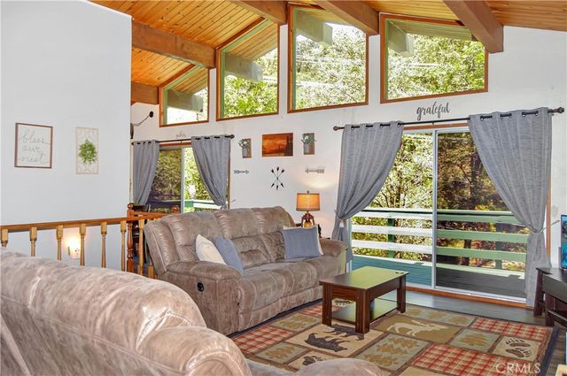 23641 Manzanita, Crestline