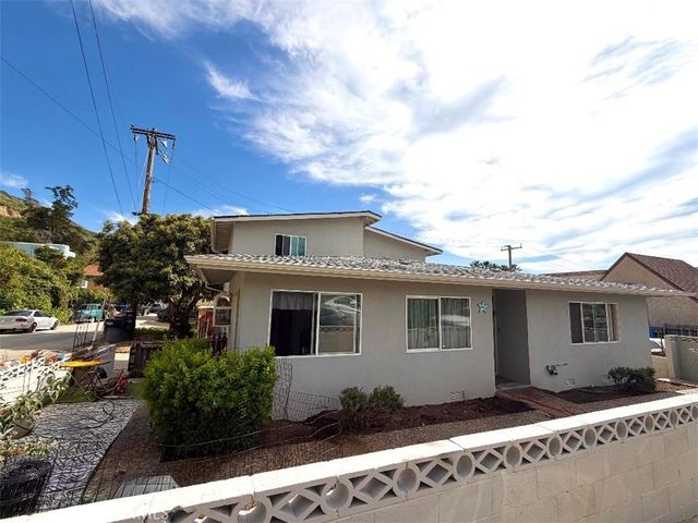 6840 W Santa Barbara, Ventura