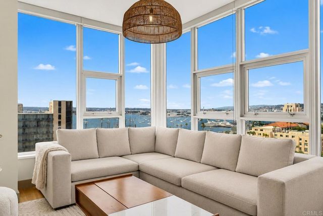 1325 Pacific Highway # 1407, San Diego