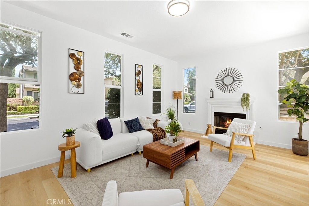 80 Wonderland, Irvine