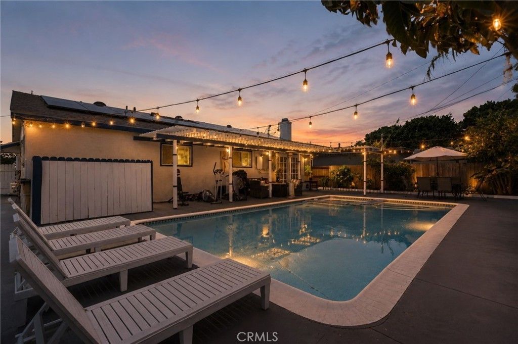 16842 Lucia, Huntington Beach