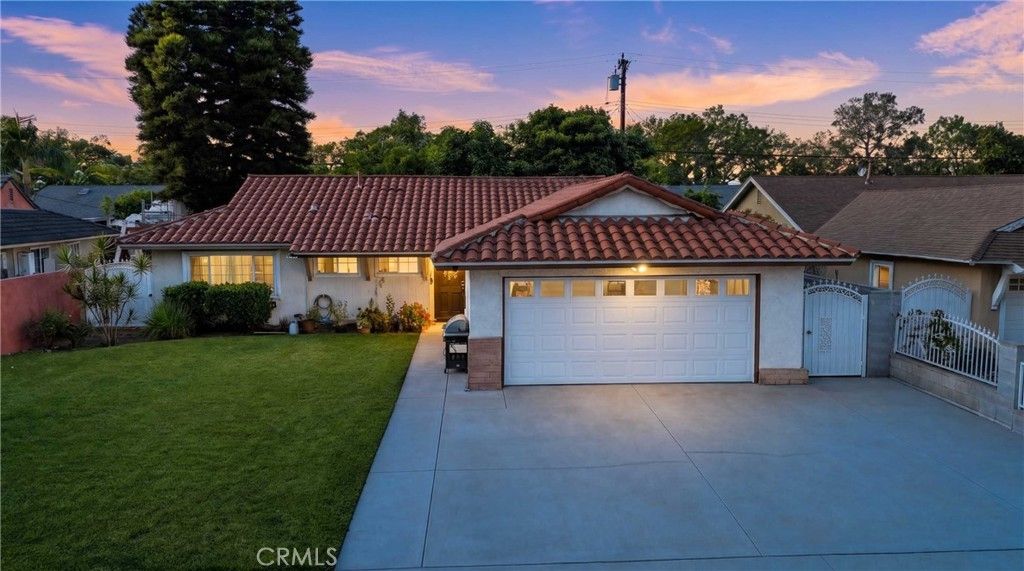 2813 W Brook, Santa Ana