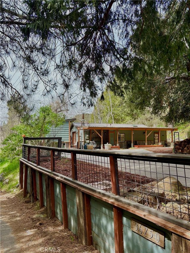 36750 Hilltop, Mentone