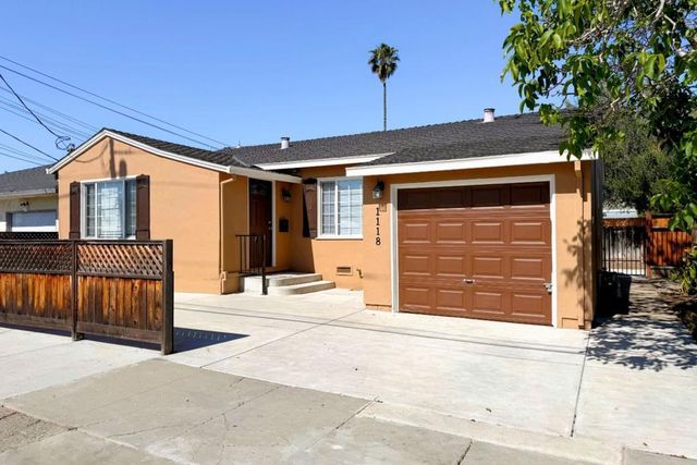1118 Victoria Avenue, Hollister