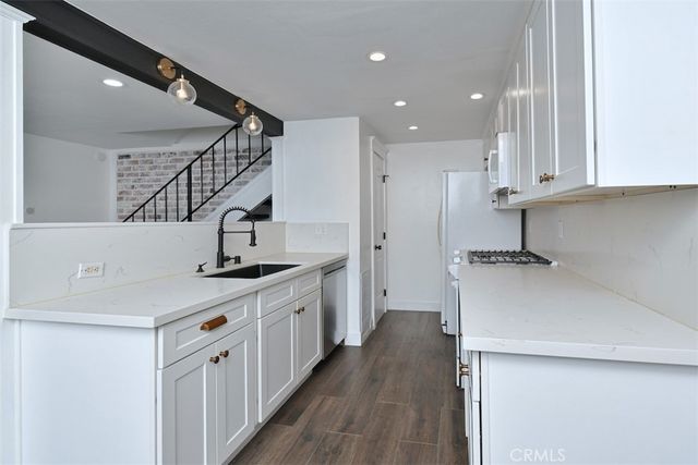 28159 Robin Ave, Saugus