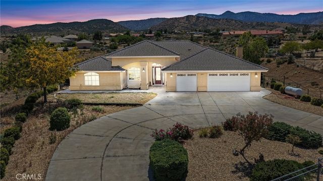 5295 Snow Line Drive, Phelan
