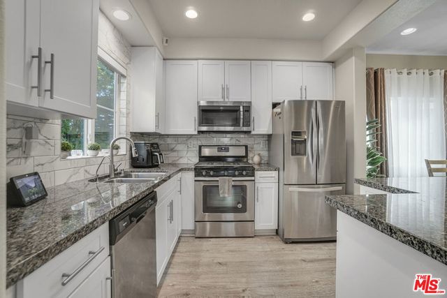 22755 Walnut Park Lane, Newhall