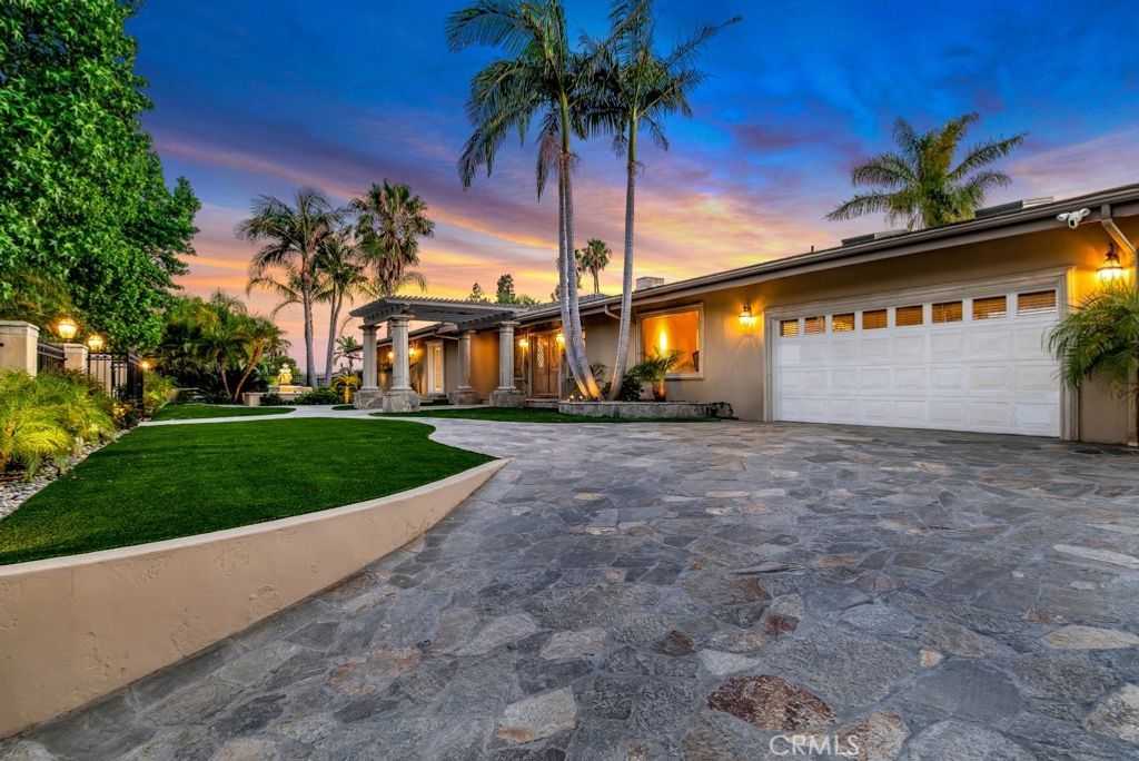 11901 Susan, Granada Hills