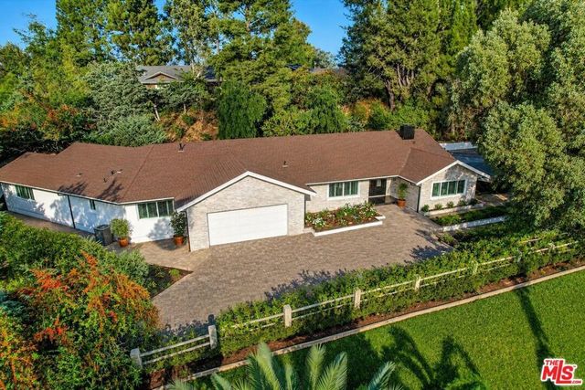 4732 Del Moreno Drive, Woodland Hills