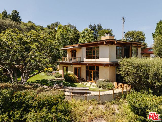 665 Sky Line Trail, Topanga