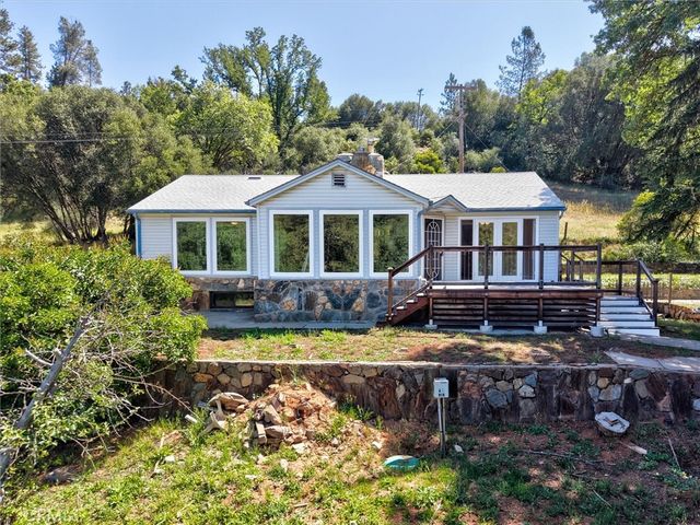 6576 Highway 140, Midpines