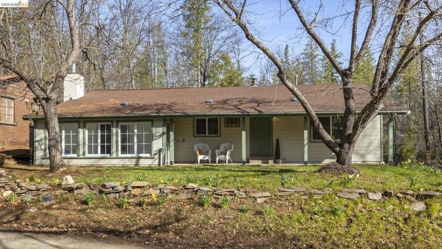 9721 Manzanita Way, Coulterville