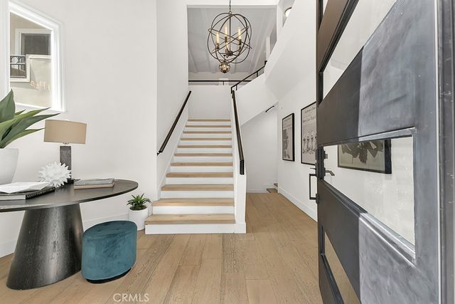 4148 Sunswept Drive, Studio City