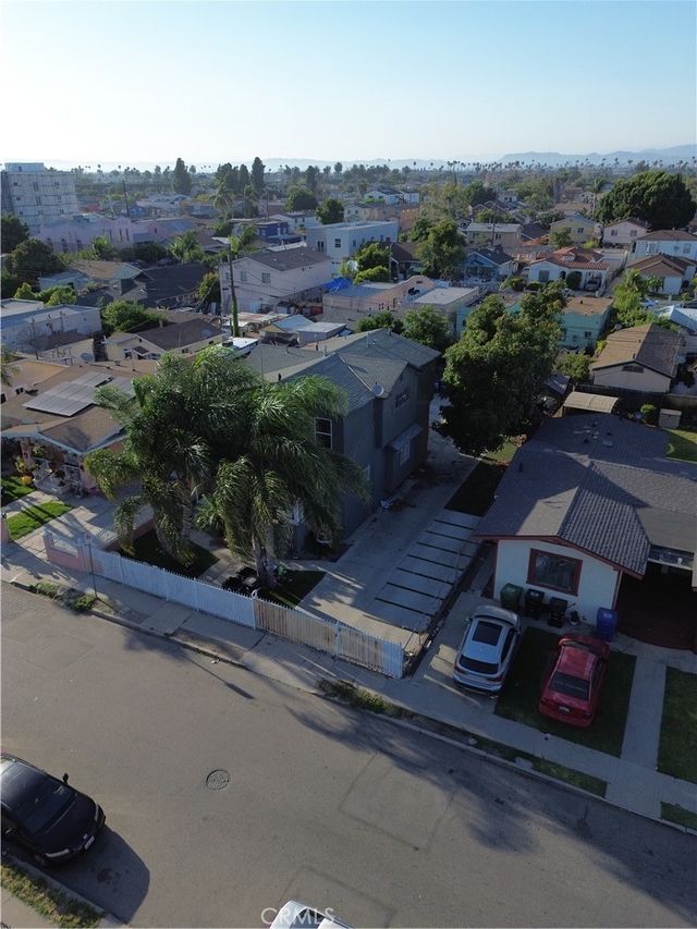 207 W 85th Place, Los Angeles