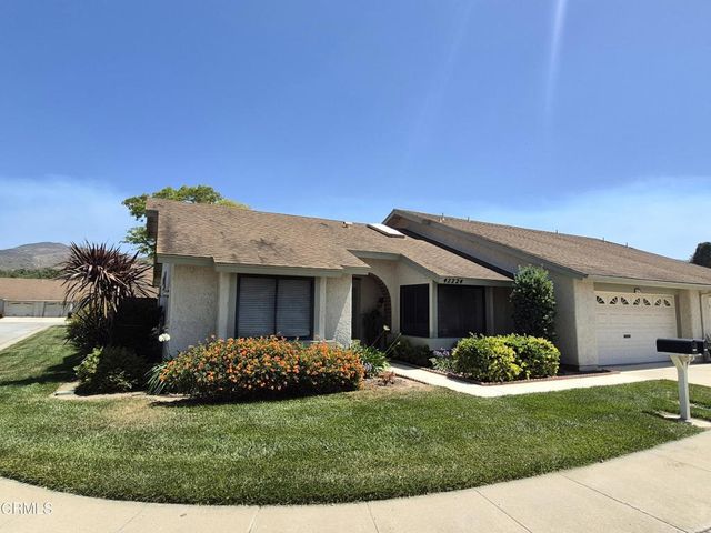 42224 Village 42, Camarillo