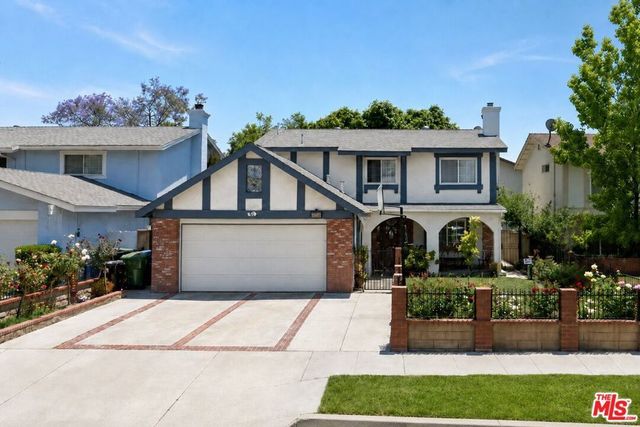 10204 Hanna Avenue, Chatsworth