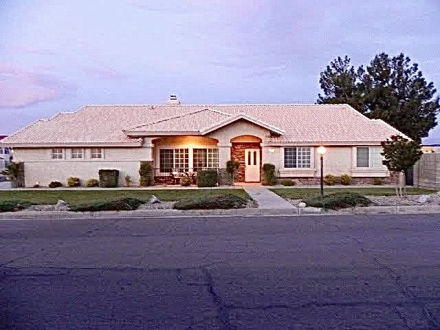 12515 Tamarisk, Victorville