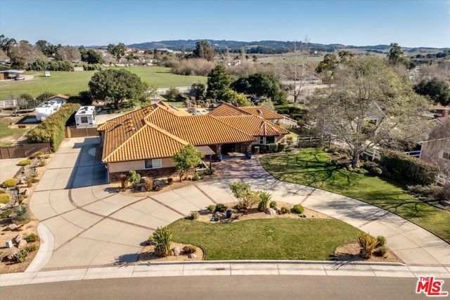4828 Paint Horse Trail, Santa Maria