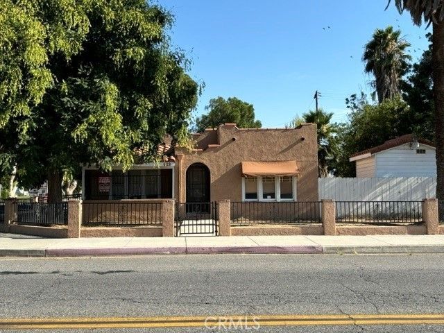 629 E Latham Avenue, Hemet