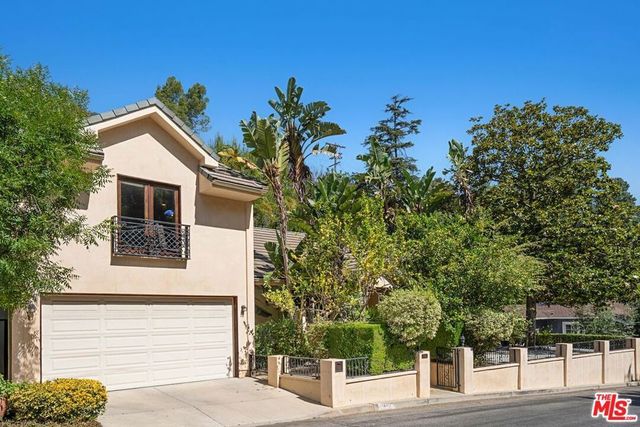 3645 Longview Valley Road, Sherman Oaks