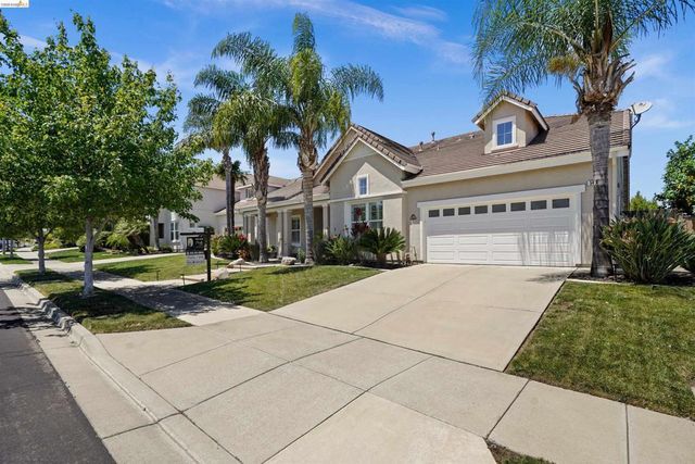 540 Lakeview Dr, Brentwood