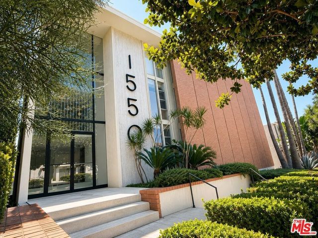 1550 N Laurel Avenue # 301, Los Angeles