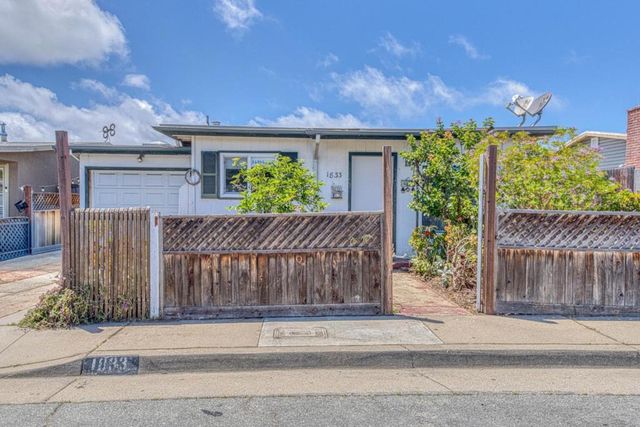 1833 Waring Street, Seaside
