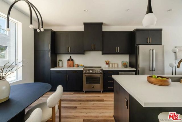 3852 N Emery Lane, Los Angeles