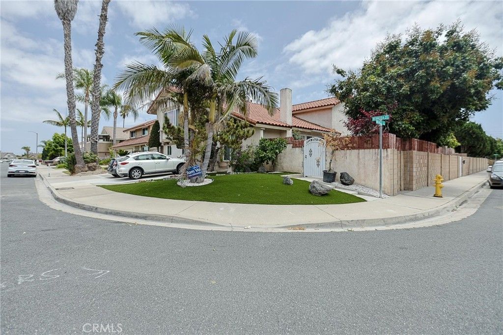 8552 Bermuda, Westminster
