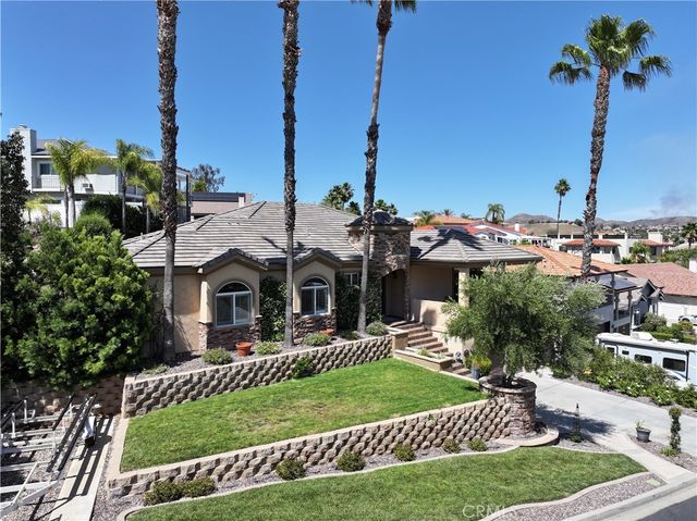 22142 Hoofbeat, Canyon Lake
