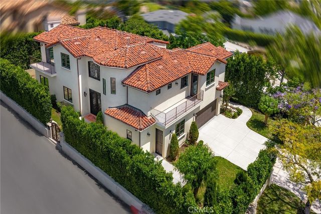 100 Country Club Drive, Burbank