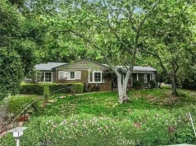 1835 Royal Oaks, Bradbury