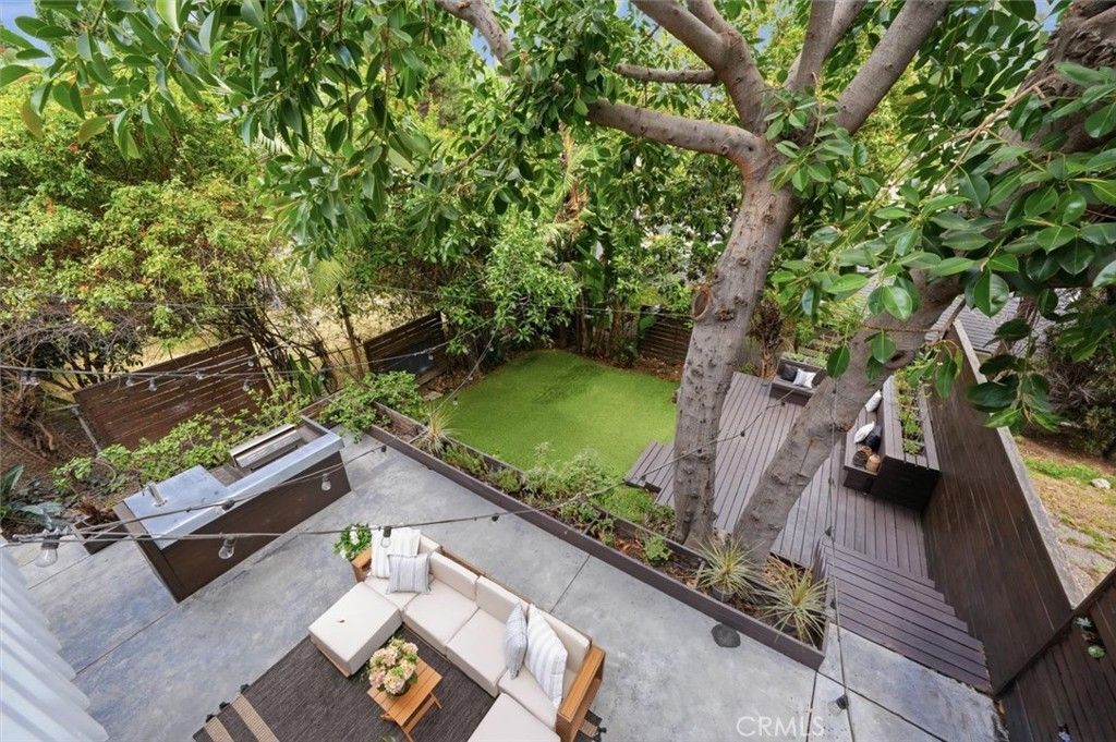 2448 Riverside Pl, Los Angeles