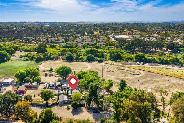 390 Paso Robles, Paso Robles