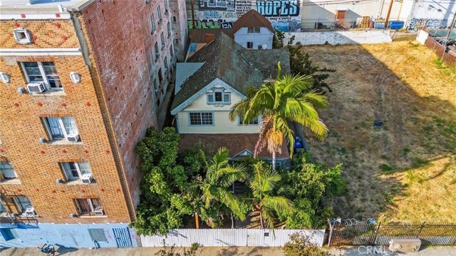 1545 Cambria, Los Angeles