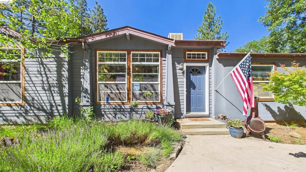 17545 Mount Elizabeth Road, Sonora